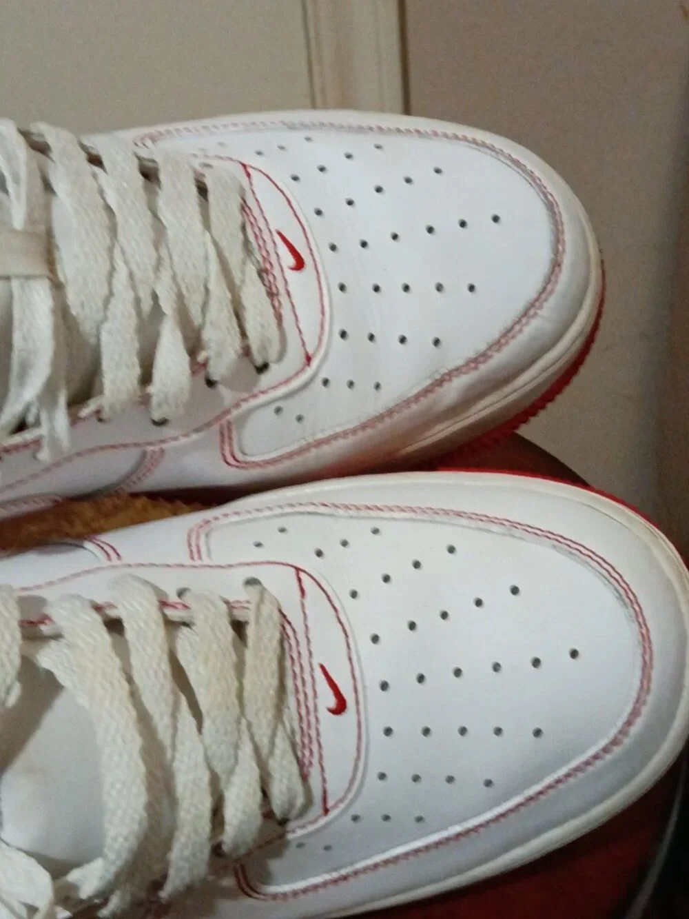 Nike Air Force 1 Sneakers Mens Size 11 US White University Red Shoes CV1724-100